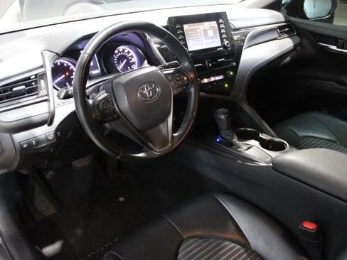 Used 2021 Toyota Camry SE image 8