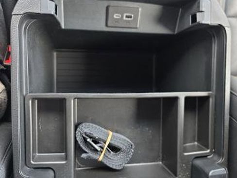 Used 2023 Chevrolet Suburban Z71 w/ Luxury Package AWD/4WD image 37