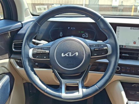 Certified 2023 Kia Sportage EX AWD/4WD image 8