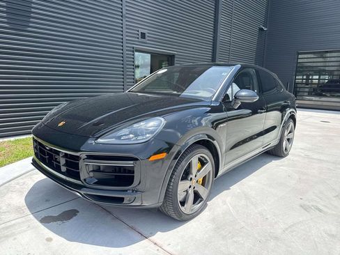 Certified 2023 Porsche Cayenne Turbo S AWD/4WD image 1