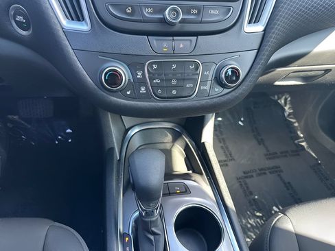 Used 2024 Chevrolet Malibu LT FWD image 18