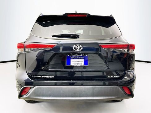 Used 2021 Toyota Highlander XLE AWD/4WD image 15