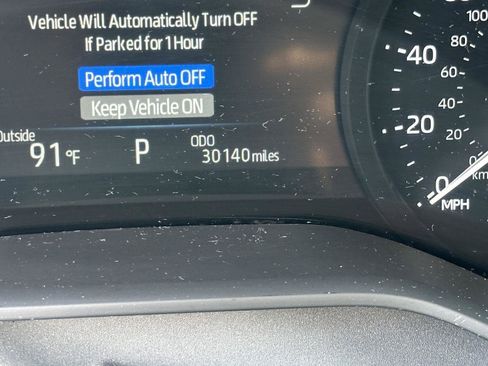 Certified 2025 Toyota Sienna XLE FWD image 13