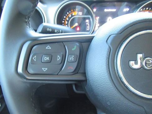 Used 2020 Jeep Wrangler Sport AWD/4WD image 22