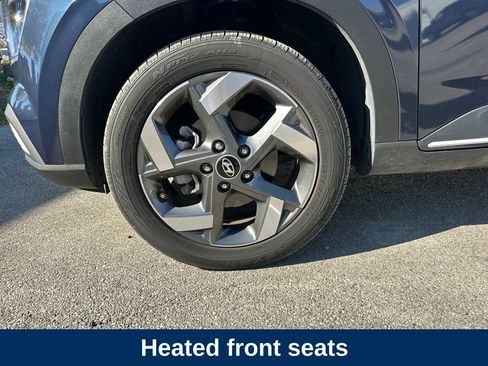 Used 2024 Hyundai Venue Limited image 11