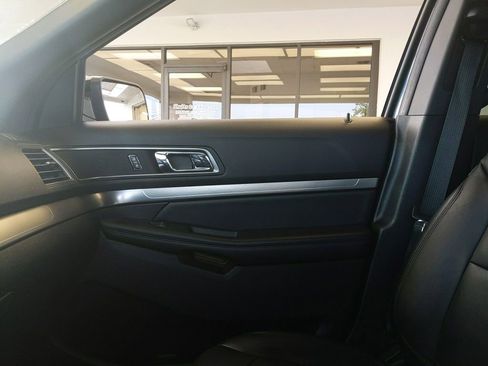 Used 2018 Ford Explorer XLT w/ Equipment Group 202A AWD/4WD image 25