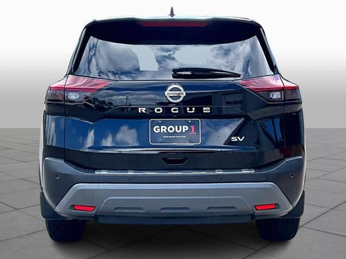 Used 2021 Nissan Rogue SV image 5