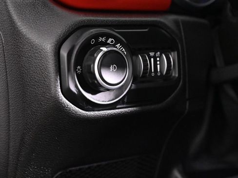 Used 2021 Jeep Wrangler Unlimited Rubicon w/ Cold Weather Group AWD/4WD image 27