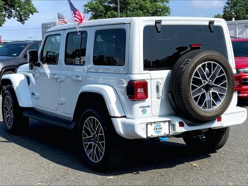 Used 2023 Jeep Wrangler Unlimited Sahara AWD/4WD image 8