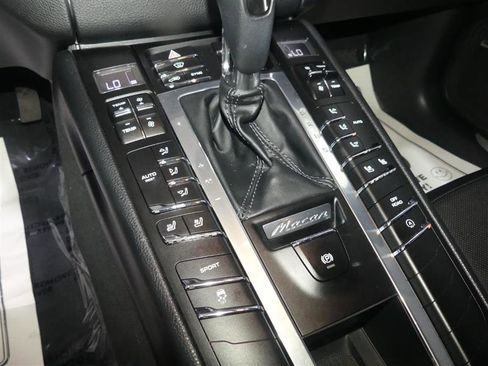 Used 2016 Porsche Macan S AWD/4WD image 41