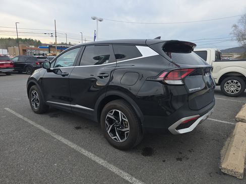 Used 2023 Kia Sportage LX AWD/4WD image 6