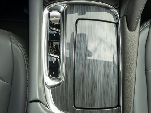 Used 2024 Buick Enclave Essence w/ Experience Buick Package FWD image 37