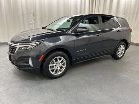 Used 2022 Chevrolet Equinox LT image 2