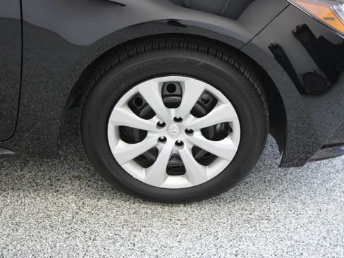 Used 2026 Toyota Corolla LE FWD image 5