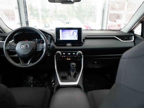 Used 2025 Toyota RAV4 XLE image 20