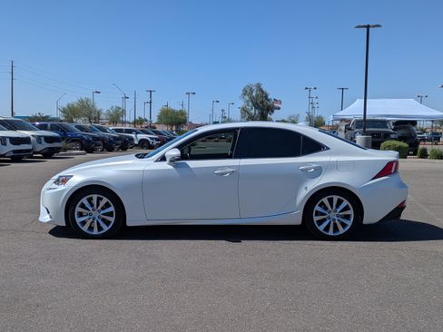 Used 2016 Lexus IS 200t RWD image 2