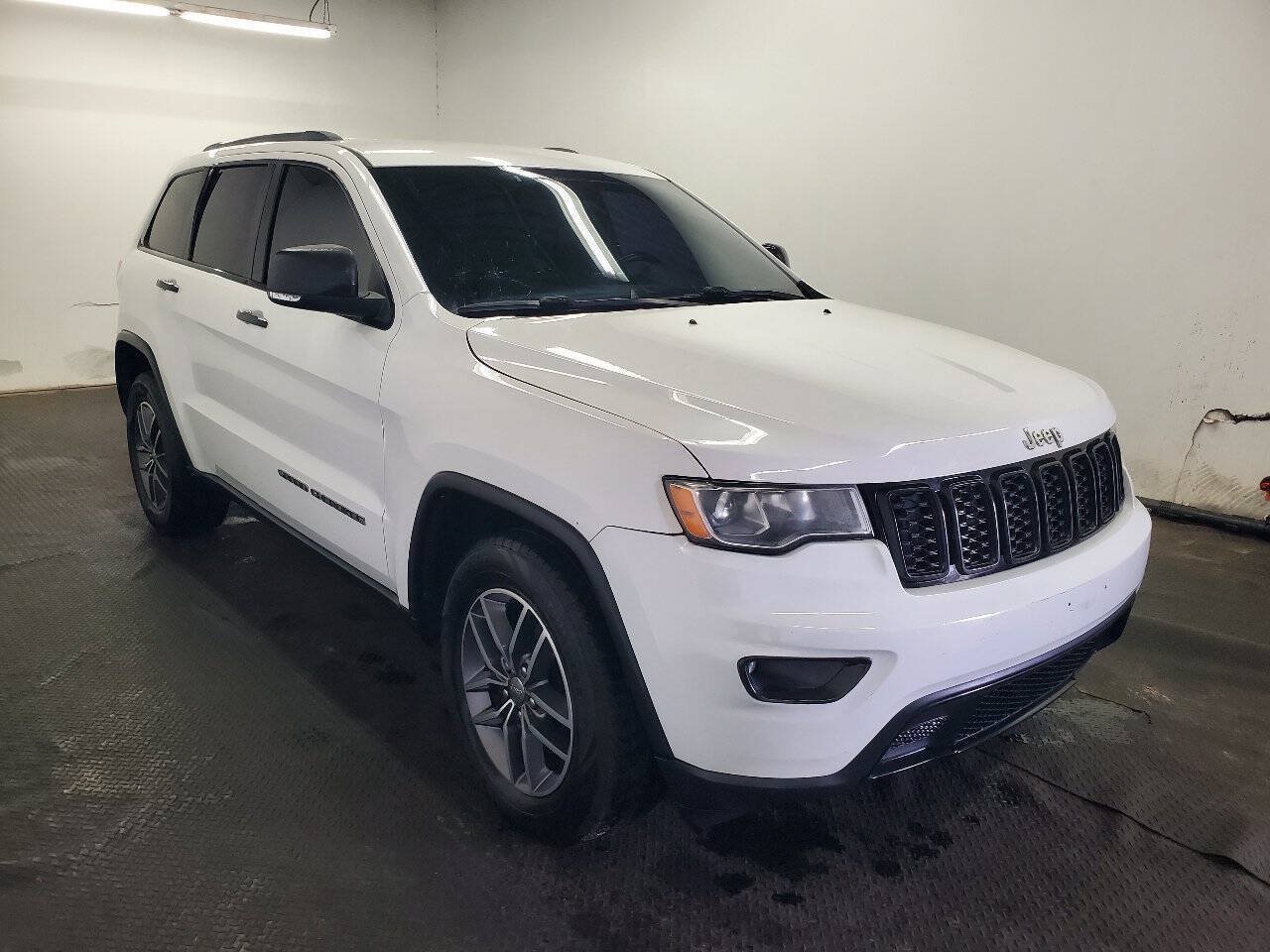Used 2018 Jeep Grand Cherokee Limited RWD image 3