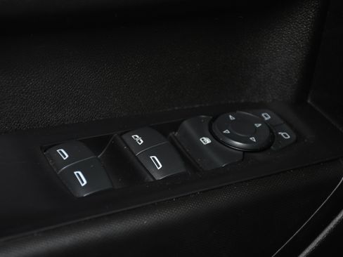 Used 2021 Chevrolet Silverado 1500 Custom image 10