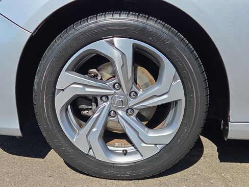 Used 2018 Honda Accord EX-L image 9