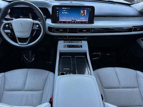 Used 2025 Lincoln Aviator Reserve w/ Illumination Package image 12