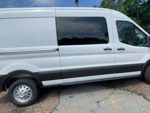 New 2026 Ford Transit 250 148 Medium Roof Extended AWD image 9