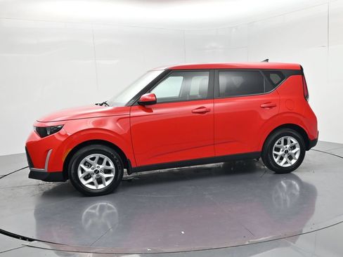 Certified 2024 Kia Soul S FWD image 4
