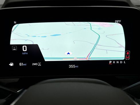 Used 2025 Chevrolet Suburban Premier image 9