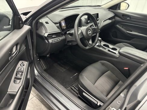 Used 2024 Nissan Altima 2.5 S image 8