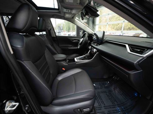 Used 2025 Toyota RAV4 Limited w/ Advanced Technology Package image 28