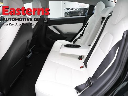 Used 2018 Tesla Model 3 Long Range image 16