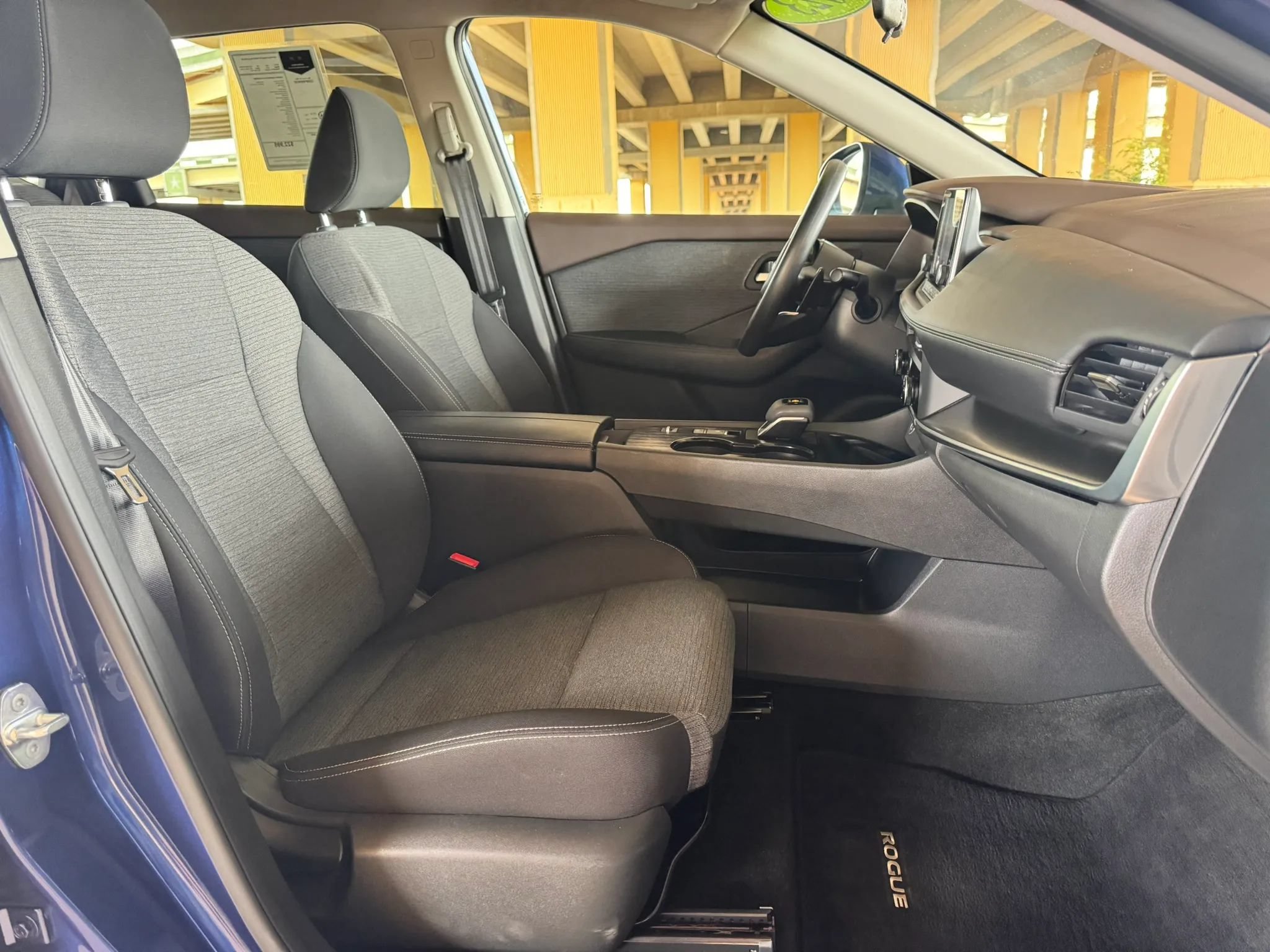 Used 2023 Nissan Rogue SV FWD image 25