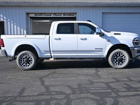 New 2025 RAM 2500 Limited image 3