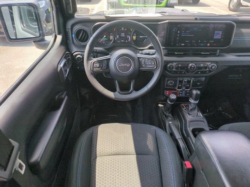 Used 2024 Jeep Wrangler Unlimited Rubicon 4xe AWD/4WD image 17