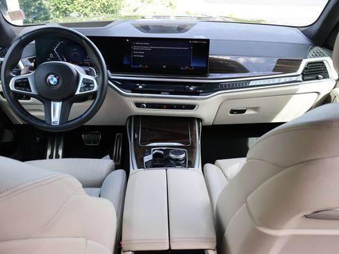 Used 2023 BMW X7 xDrive40i w/ M Sport Package AWD/4WD image 82