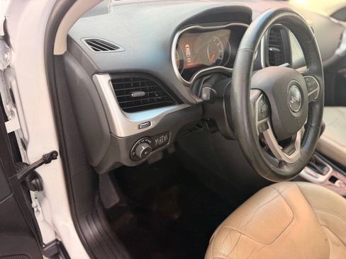 Used 2015 Jeep Cherokee Limited AWD/4WD image 13