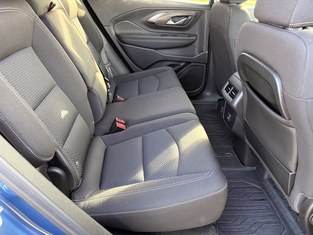 Used 2024 GMC Terrain SLE w/ Driver Convenience Package FWD image 34