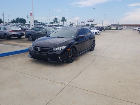 Used 2017 Honda Civic Sport image 3
