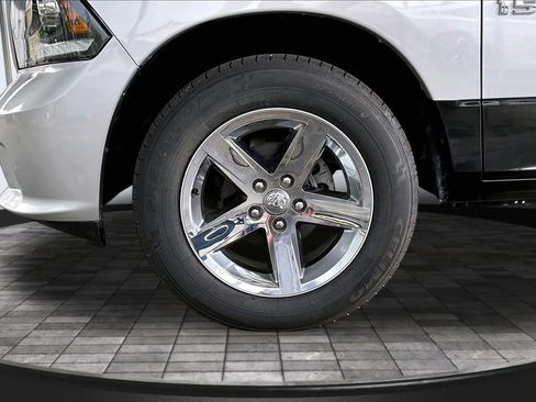 Used 2014 RAM 1500 Express RWD image 29