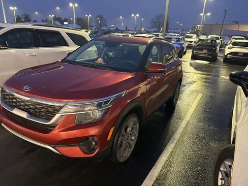 Used 2021 Kia Seltos S image 2