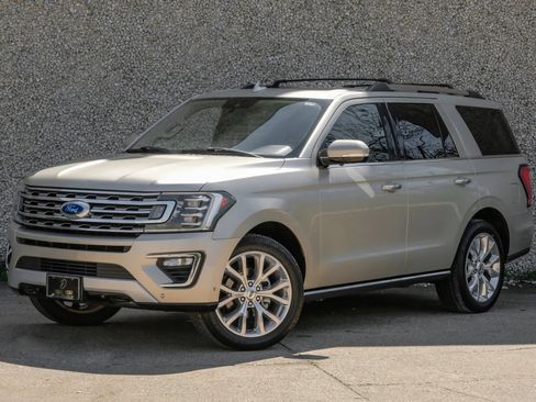 Used 2018 Ford Expedition Limited w/ Equipment Group 302A AWD/4WD image 5