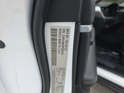 Used 2023 Jeep Grand Cherokee Limited w/ Luxury Tech Group II AWD/4WD image 37