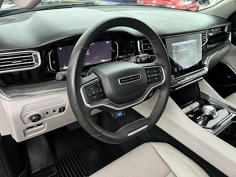 Used 2022 Jeep Wagoneer Series II AWD/4WD image 16