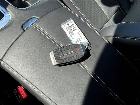 Used 2025 INFINITI QX60 Luxe w/ Black Edition image 11