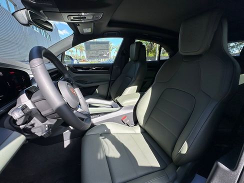 New 2026 Porsche Macan 4 Electric AWD/4WD image 5