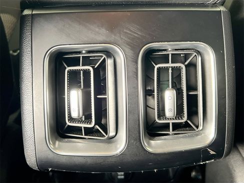 Certified 2024 Kia Sorento LX image 24