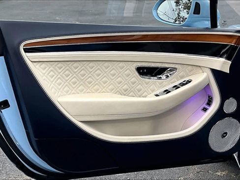 Used 2023 Bentley Continental GT Azure image 21