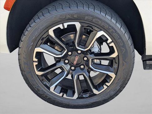 Used 2023 GMC Yukon XL AT4 w/ AT4 Premium Plus Package image 22