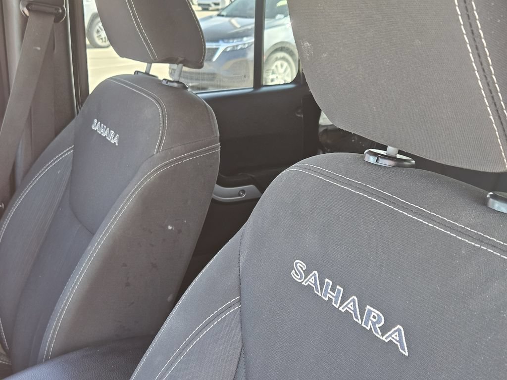 Used 2018 Jeep Wrangler Unlimited Sahara w/ Max Tow Package AWD/4WD image 20