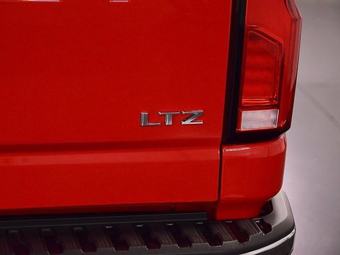 Used 2024 Chevrolet Silverado 2500 LTZ w/ LTZ Convenience Package image 15