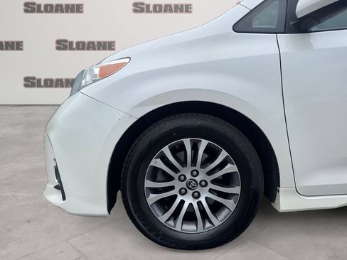 Used 2019 Toyota Sienna XLE FWD image 14